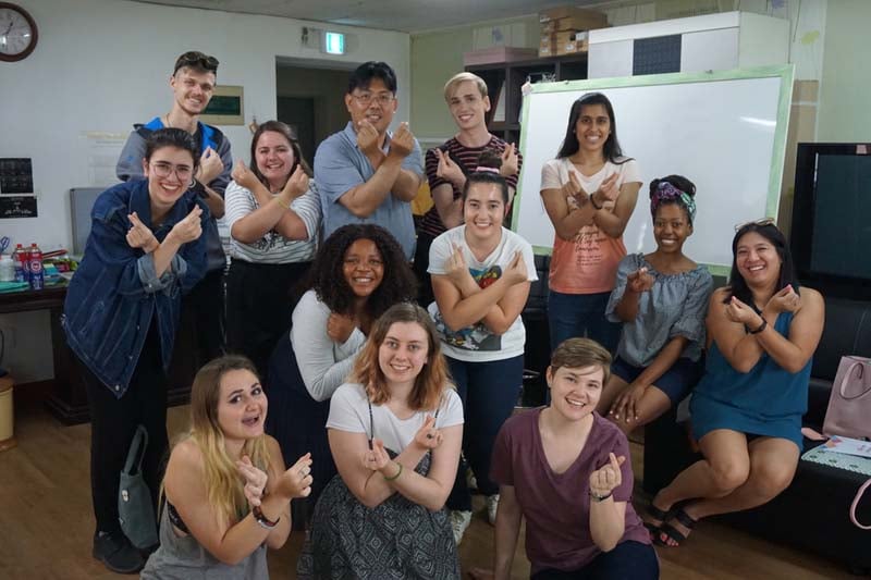 TEFL Korea classroom group pic